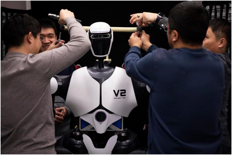 兩會新華鮮報｜從&ldquo;互聯(lián)網(wǎng)+&rdquo;到&ldquo;人工智能+&rdquo;，中國大市場向&ldquo;新&rdquo;而行